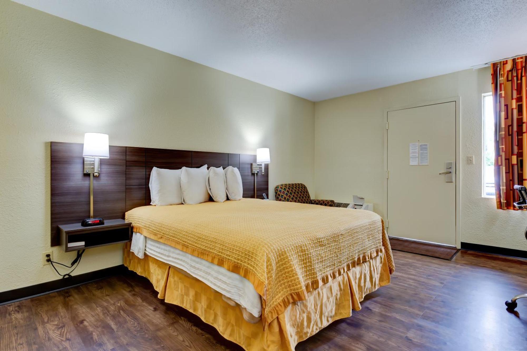 Continental Inn - Шарлотт Экстерьер фото